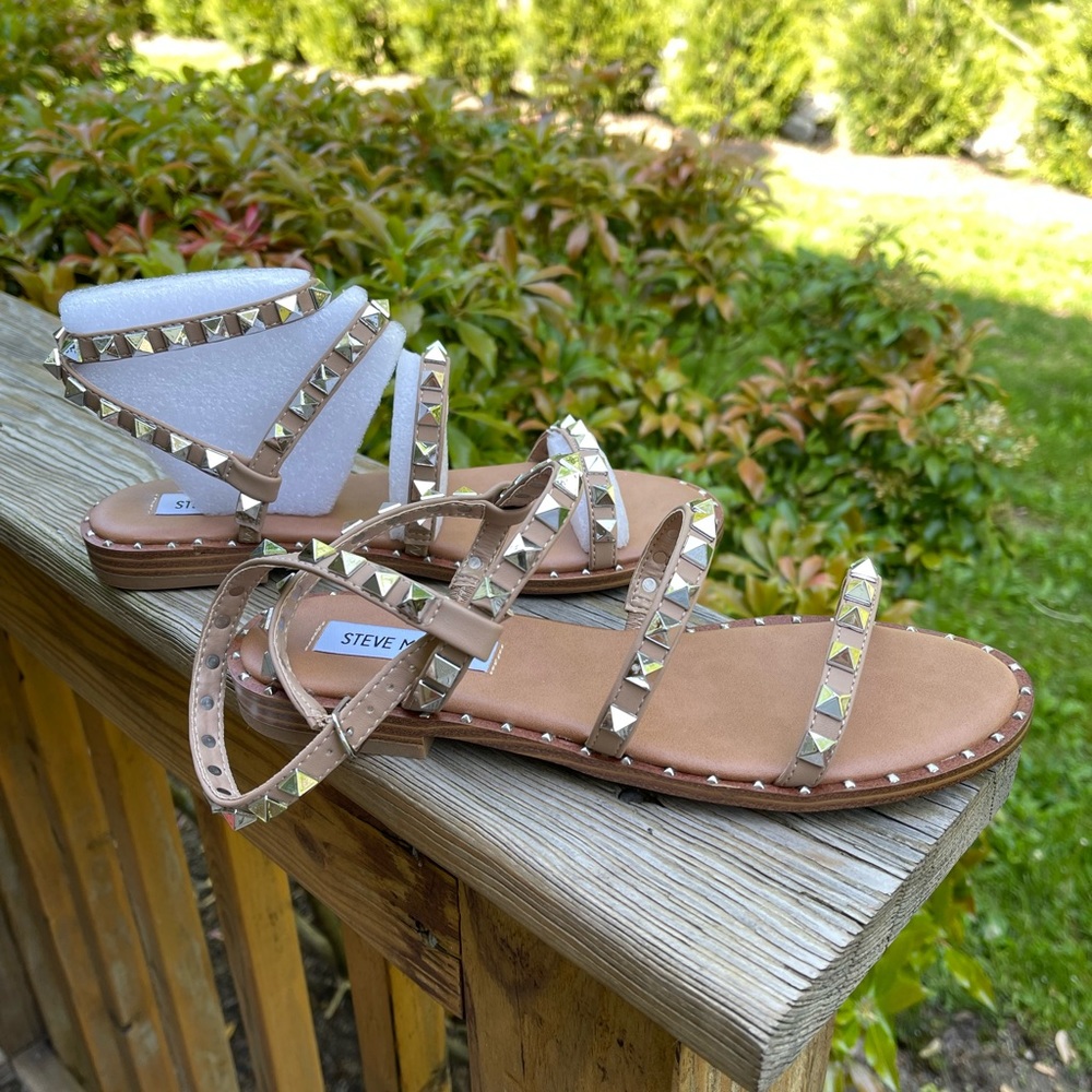 Steven Madden Travel Sandal